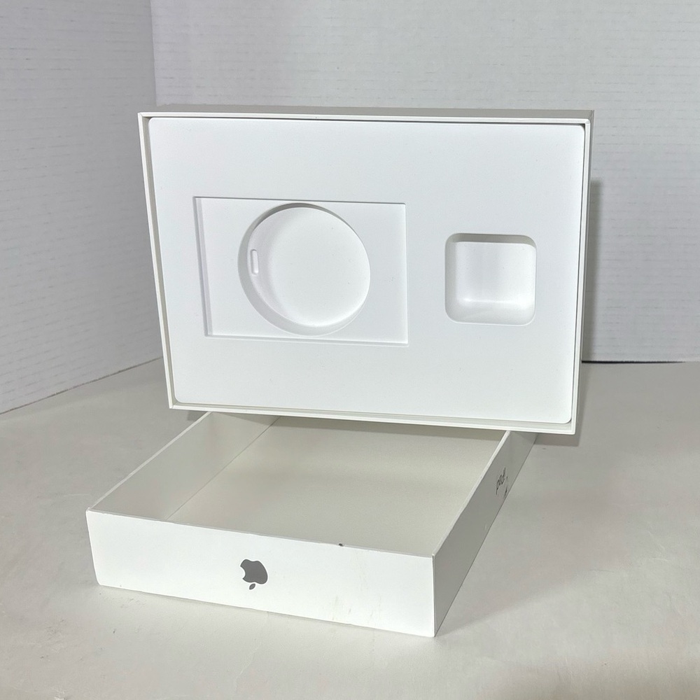 Apple iPad 32gb MP2FLL/A EMPTY box only